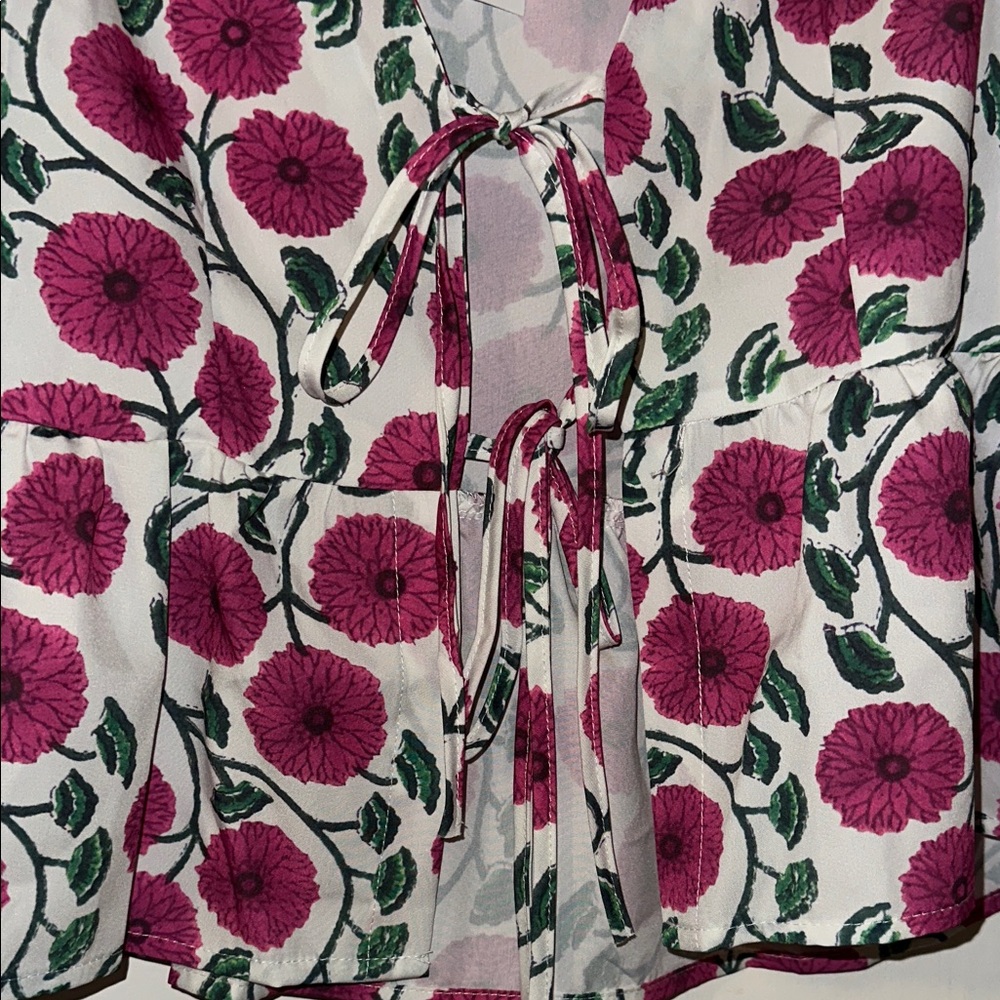 Fancy D Boutique Vibrant Pink Floral Blouse, Size M - Picture 5 of 9